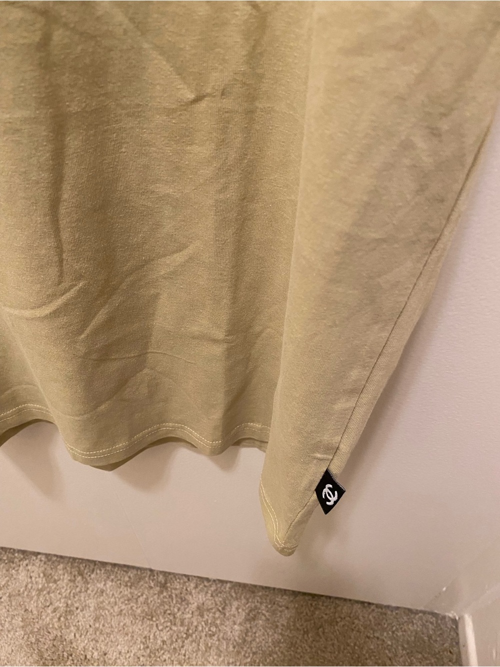 CHANEL No.5 Embroidered Logo Tee - Olive Green with Red & Black Accents - Picture 6 of 8